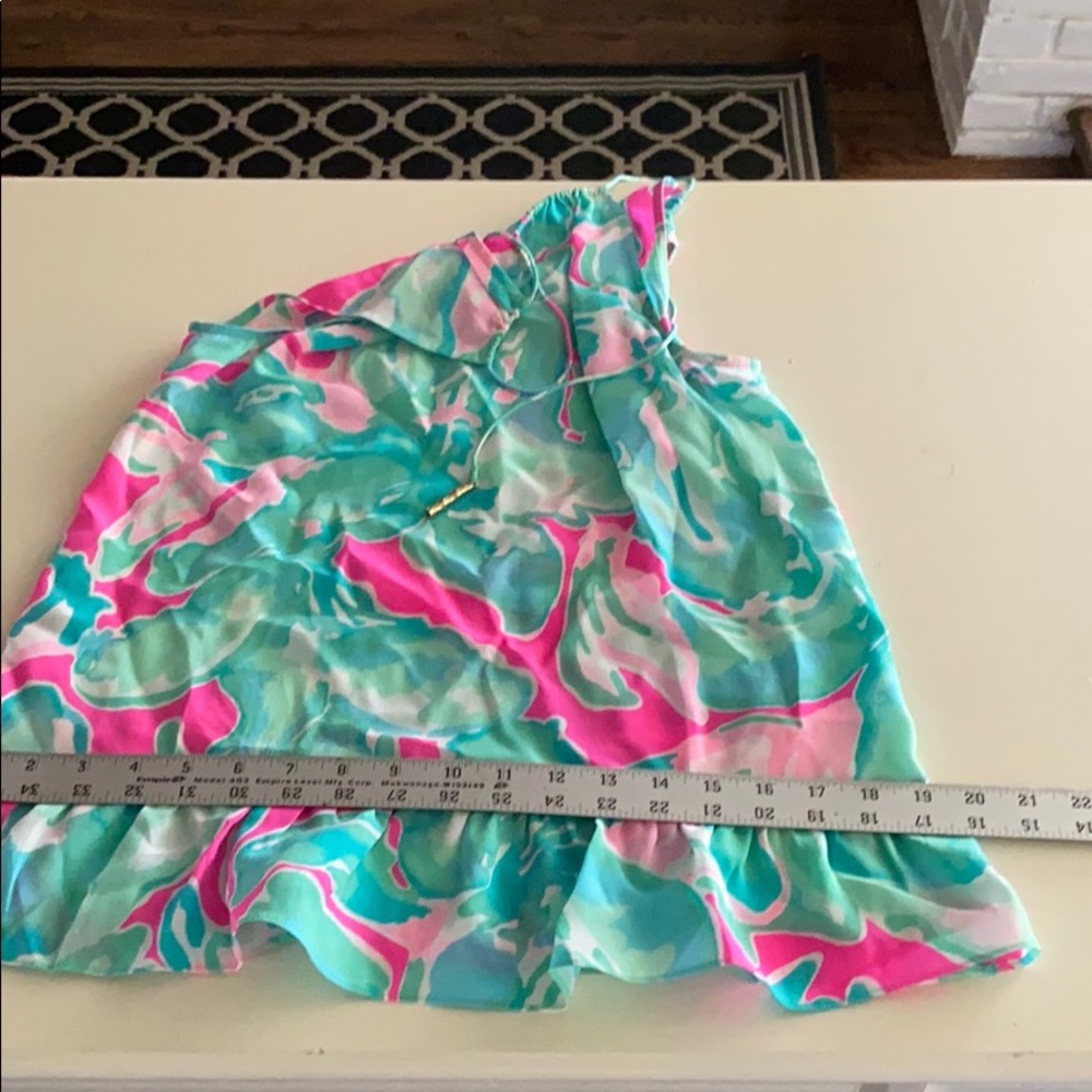 🌴LIKE NEW! Adorable Lilly Pulitzer silk top🌴 - Picture 8 of 8